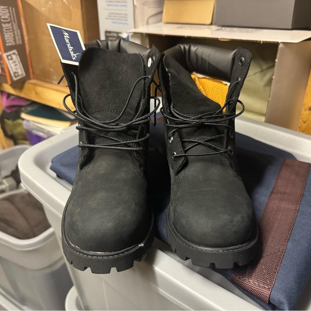 Brand new with tags. Timberland suede boots. Women’s 8 or Kids 6. In box